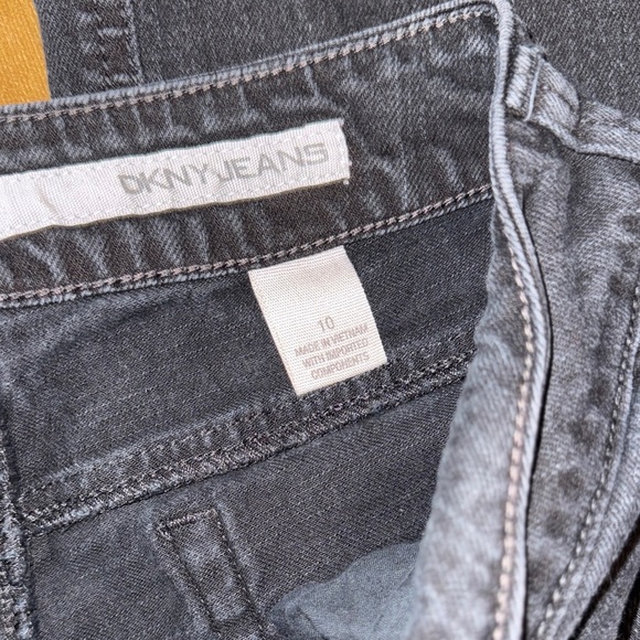VINTAGE DKNY black Jeans, Women’s Sz 10, Trouser Style Pants, 90s, 30” Inseam - Picture 9 of 9